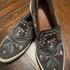 Frye Embroidered Suede Slip-On Shoes with Studs sz 10